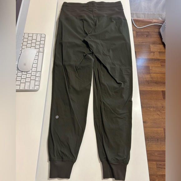 🍋 Lululemon Dance Studio Joggers Size 6 - Picture 2 of 7